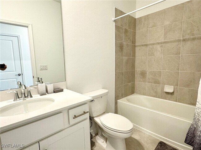 Building Photo - 2258 Avocado Ln