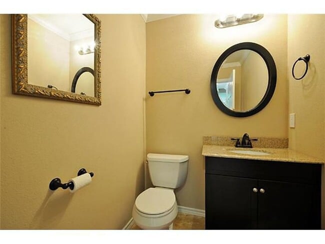 Building Photo - 6812 Syracuse Cove