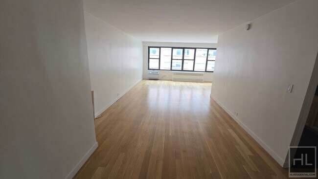 Building Photo - Fourth Avenue