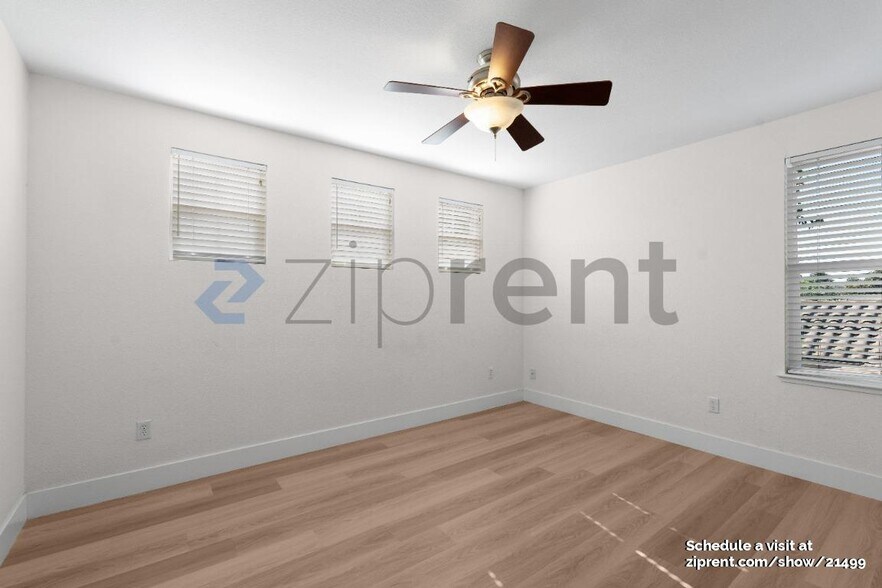Building Photo - Unit