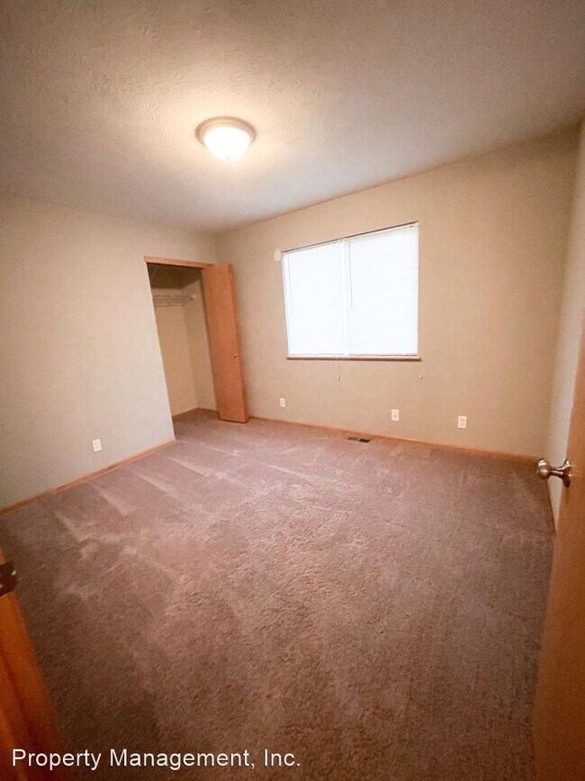 Building Photo - 3 br, 3 bath House - 2405 City View Court