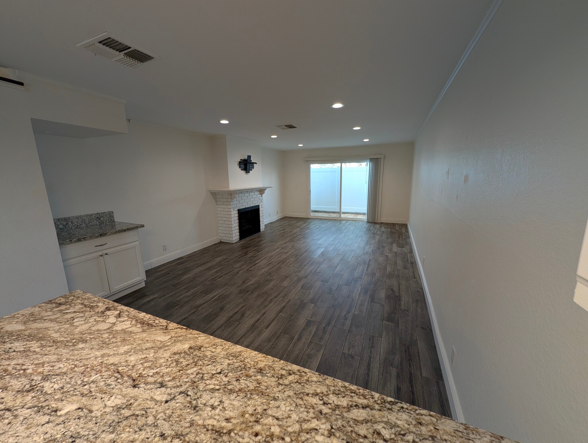 Building Photo - 542 N Shelton St