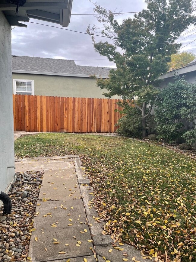 Building Photo - Single Family Home in East Sacramento
