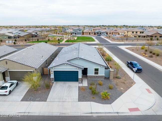 Building Photo - 6810 W Pedro Ln