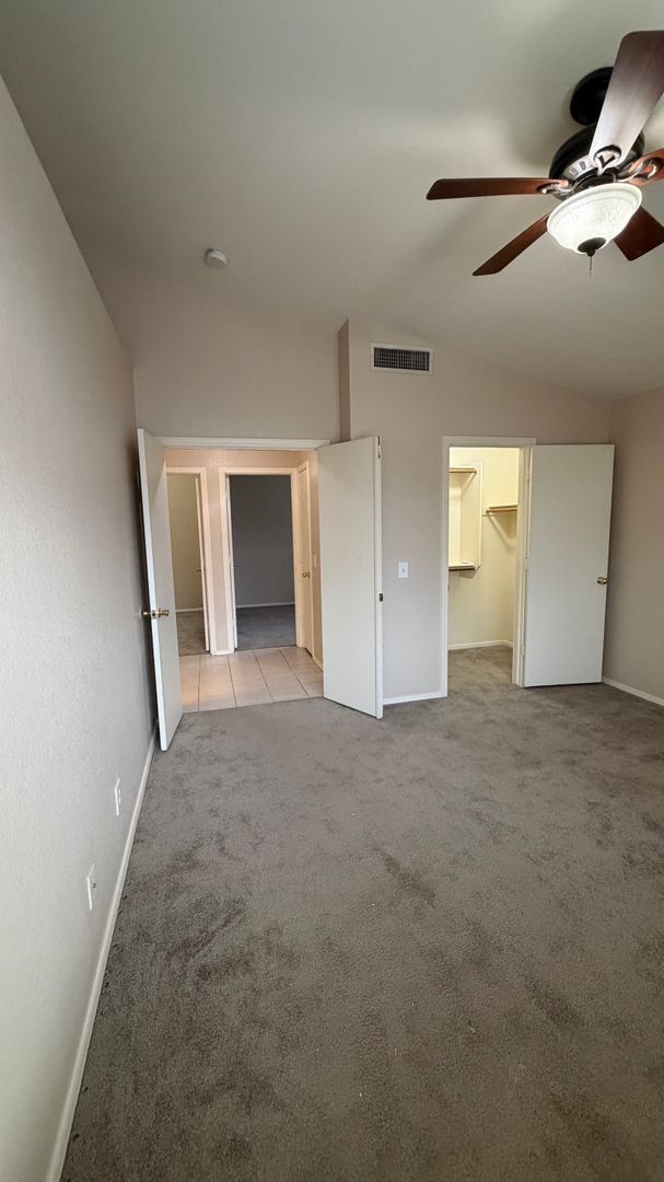 Building Photo - Freshly Painted 3 bedroom/2 bathroom Peoria Home!