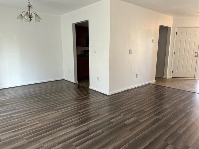 Building Photo - 707 Bellview Way