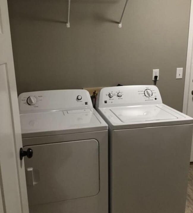 Building Photo - 1419 2nd St