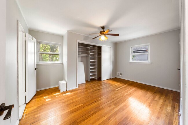 Building Photo - Spacious five bedroom home