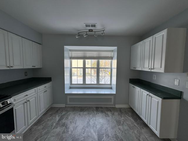 Building Photo - 2459 Wentworth Dr