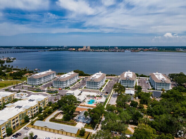 1050 Manatee Ave E Bradenton, FL 34208 - ShoreView Waterfront Apartments