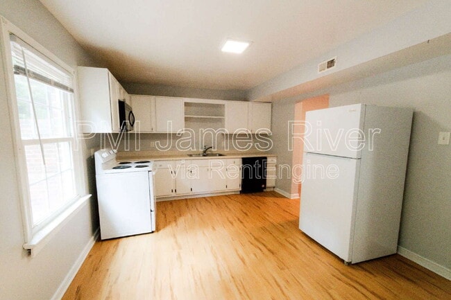 Building Photo - 3403 Chalfont Dr