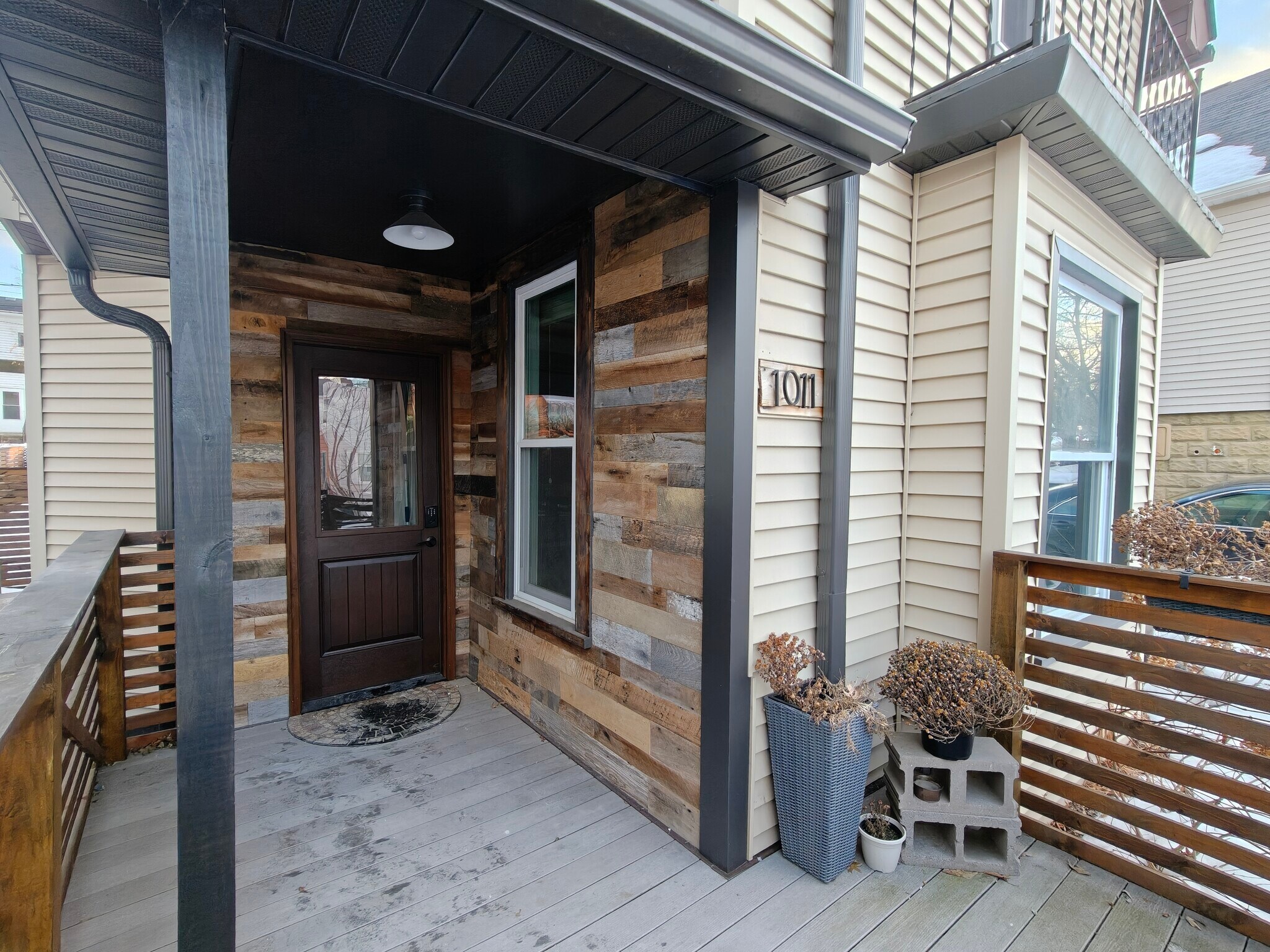 FRONT PATIO - 1011 E Grand Ave
