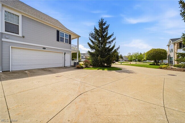 Building Photo - 351 E Legend Ct