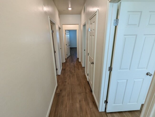 Building Photo - 1310 Ossa St