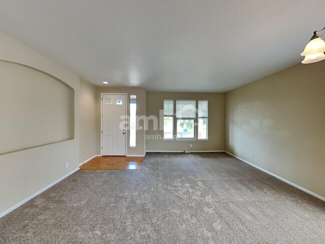 Building Photo - 124 N Flat Rock St