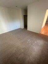 Building Photo - 4860 Eisenhower Ave