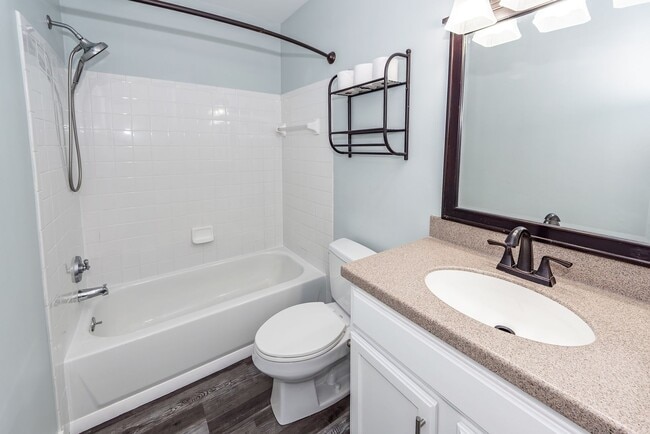 Building Photo - 2 Bedroom, 2 Bathroom Condo in Woodscape - Mt Pleasant