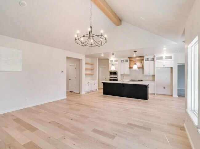 Building Photo - Model Home in East Edmond + 3 bedrooms + B...