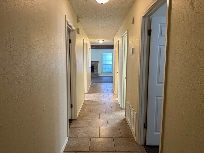 Building Photo - BRO314-316