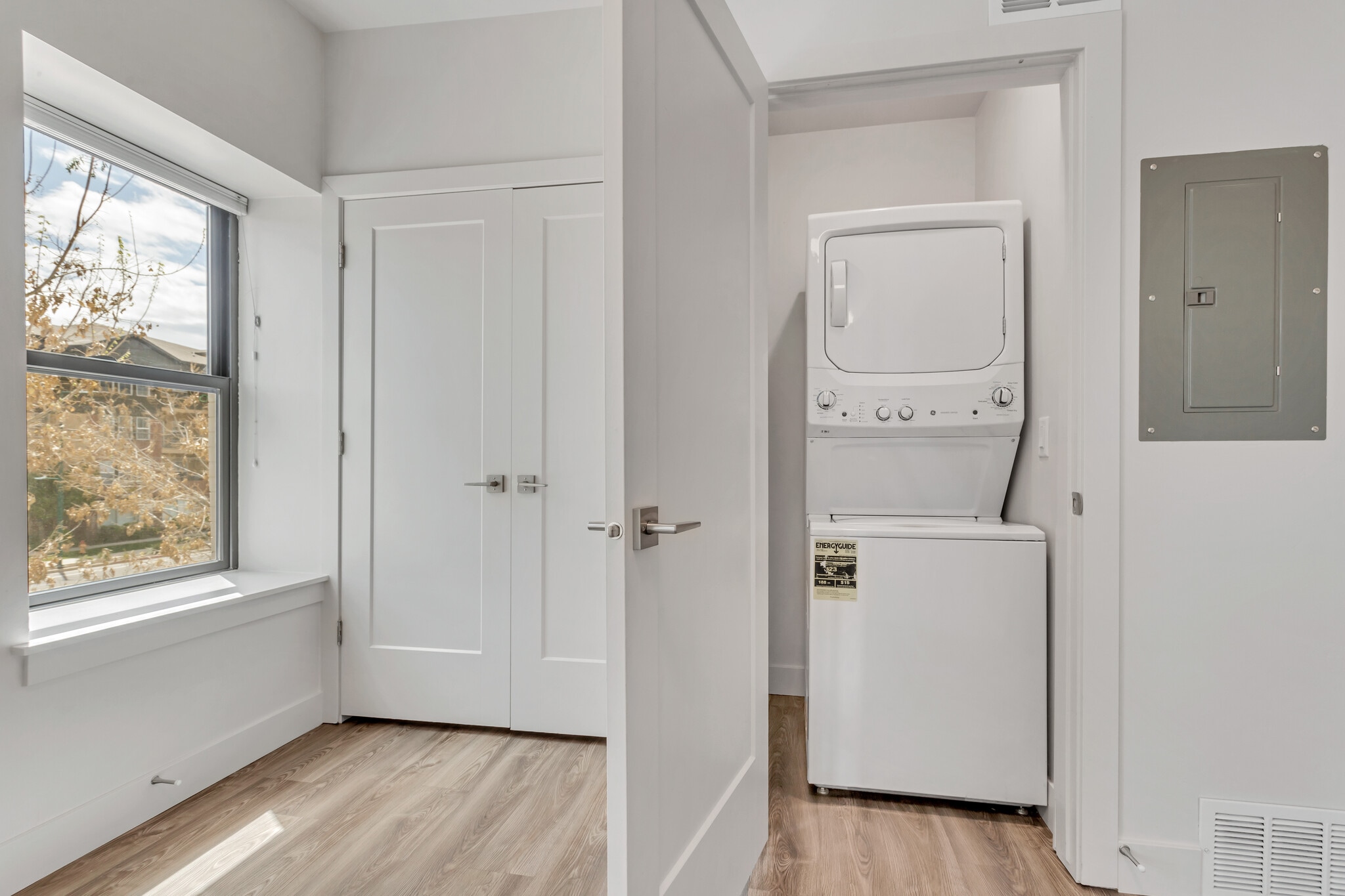 Building Photo - 606 W North Temple St