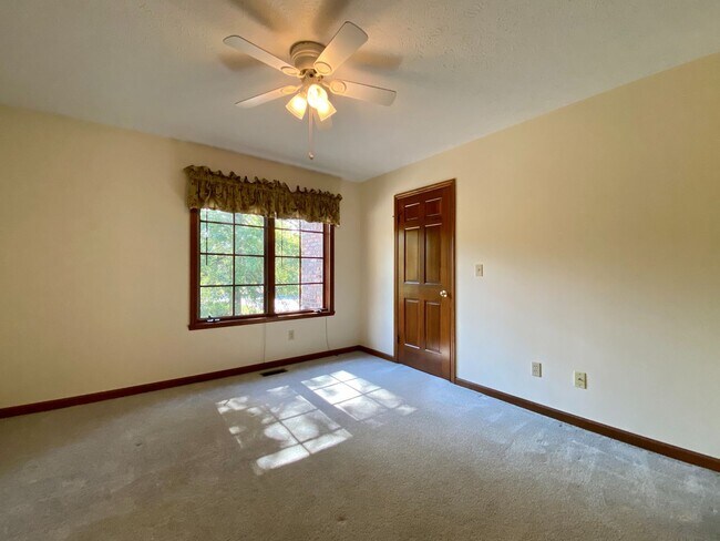 Building Photo - Available July 28th, 2026!