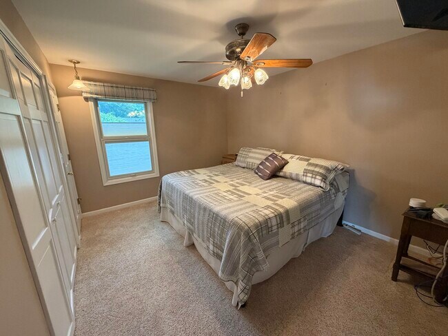 Building Photo - 250 Steves Scenic Dr