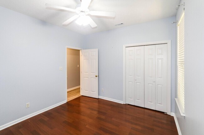 Building Photo - 5803 Carriage Hills Dr