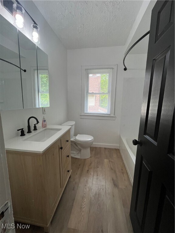 Building Photo - 892 Delia Ave