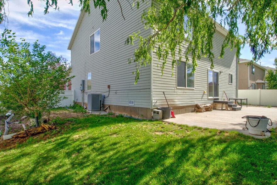 Building Photo - 1153 W 400 S