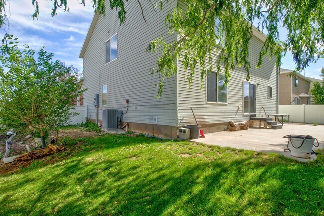 Building Photo - 1153 W 400 S
