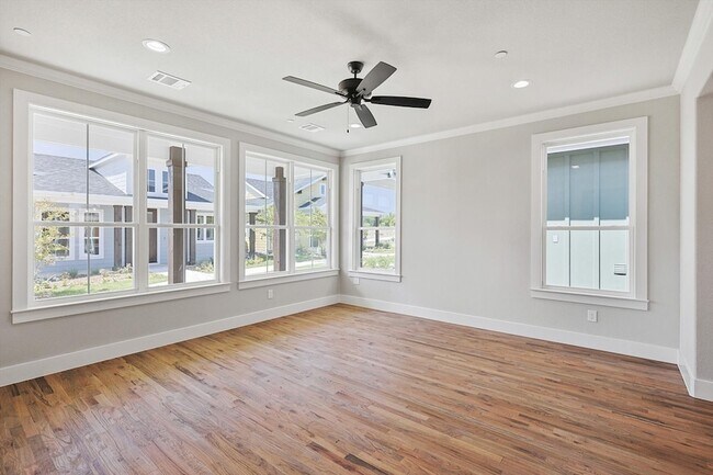 Building Photo - 514 Woodside Trl