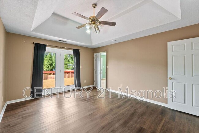 Building Photo - 928 Hunting Horn Wy