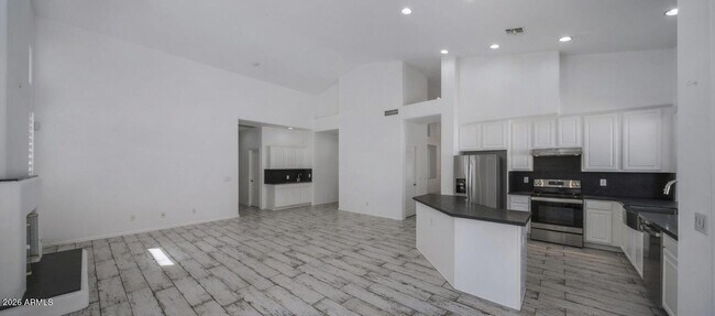 Building Photo - 6530 E Montreal Pl
