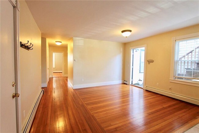 Building Photo - 108 Broadway