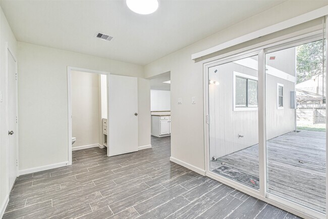 Building Photo - 5222 Creek Shadows Dr