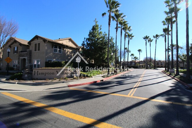 Building Photo - Newer 3bd/2.5ba North Natomas Condo with 2...