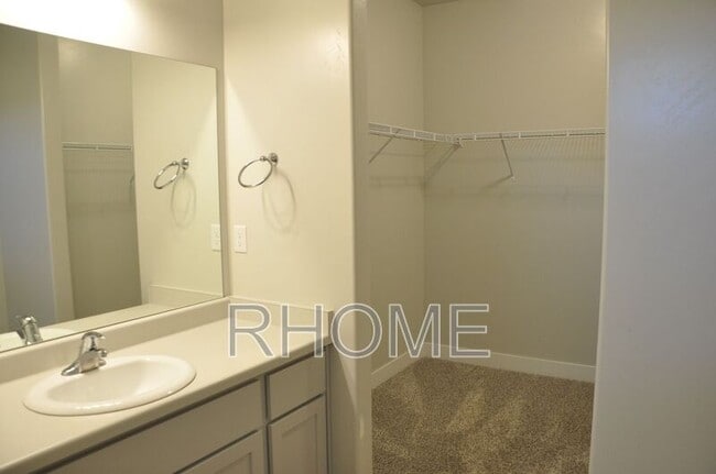 Building Photo - 4076 W 1530 N EE-301