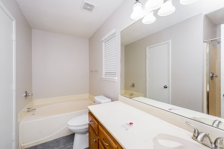 Building Photo - 5905 Aloe Ct