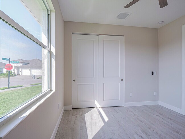 Building Photo - 6423 High Pointe Cir