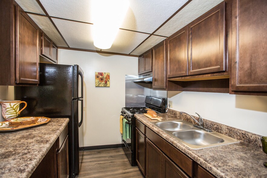 Woodlake Village Apartments 8901 E 5th Ave Gary IN 46403 Apartment