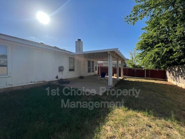 Building Photo - 7904 Fox Chase Dr