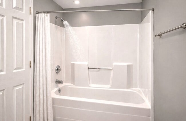 Building Photo - 5848 S Prairie Ave