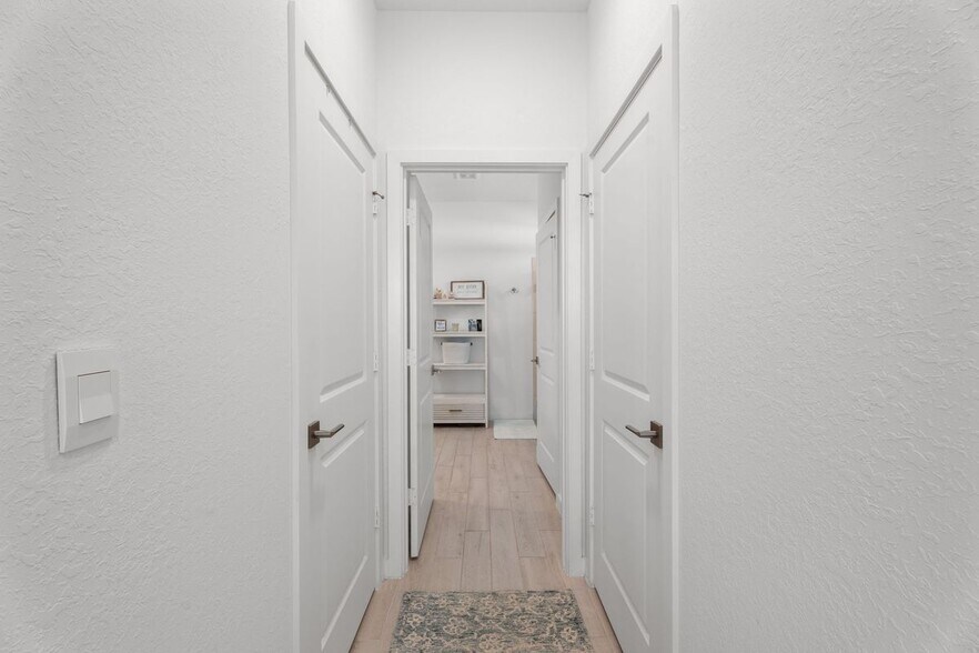 Building Photo - 5892 SE Sky Blue Cir