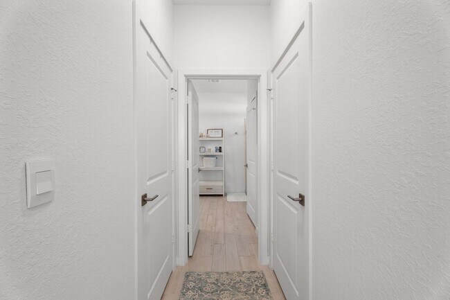 Building Photo - 5892 SE Sky Blue Cir