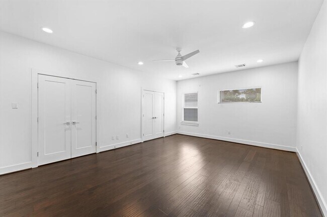 Building Photo - 7722 Jack Oak Ave