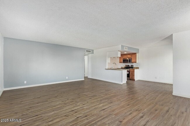 Building Photo - 17042 E Calle Del Oro