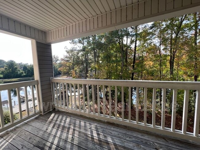 Building Photo - 663 Bartons Landing Pl