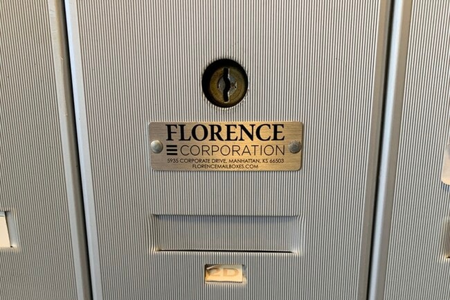 Building Photo - 8141 W 84th Pl