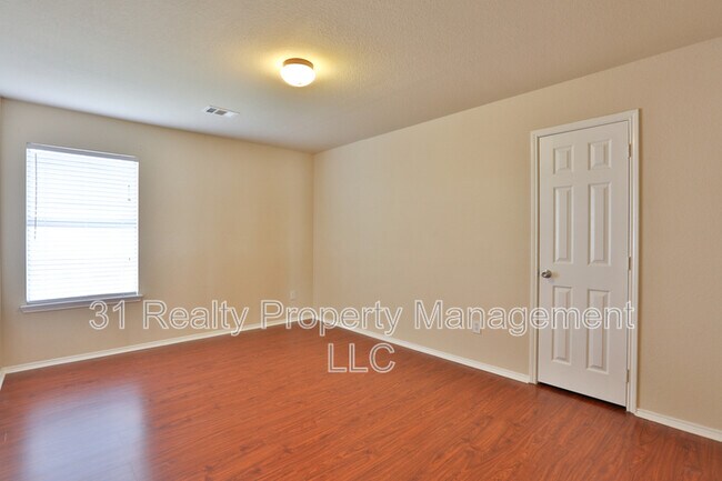 Building Photo - 3108 Kennedy Dr