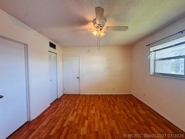 Building Photo - 8025 S Colony Cir